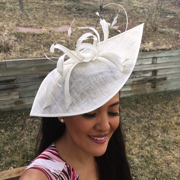 White Sinamay Feather Derby Fascinator 